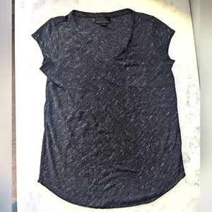 Attention V-Neck T-shirt / V-Neck Pocket Tee
